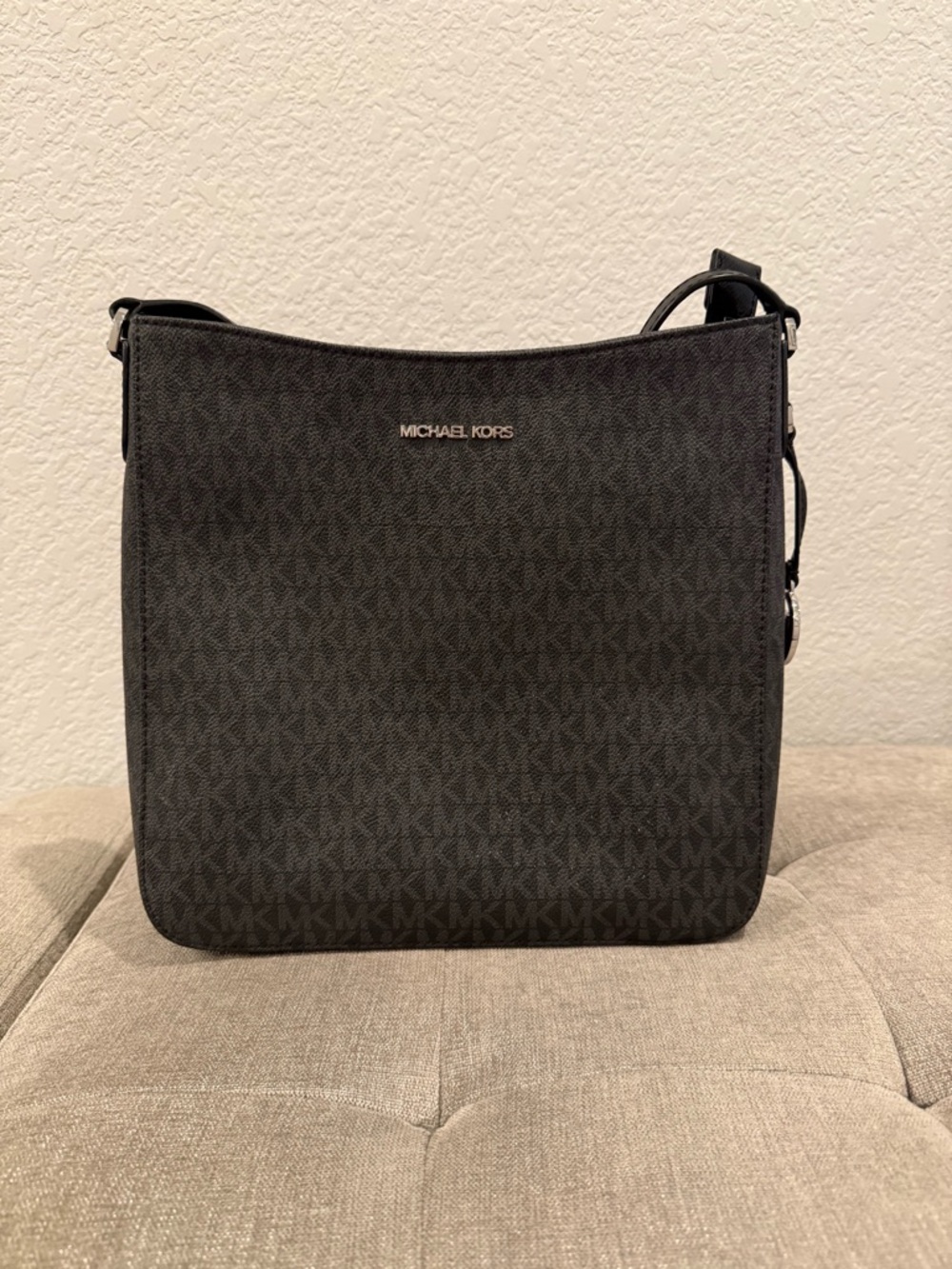 Michael Kors Black Jet Set Large Messenger Crossbody